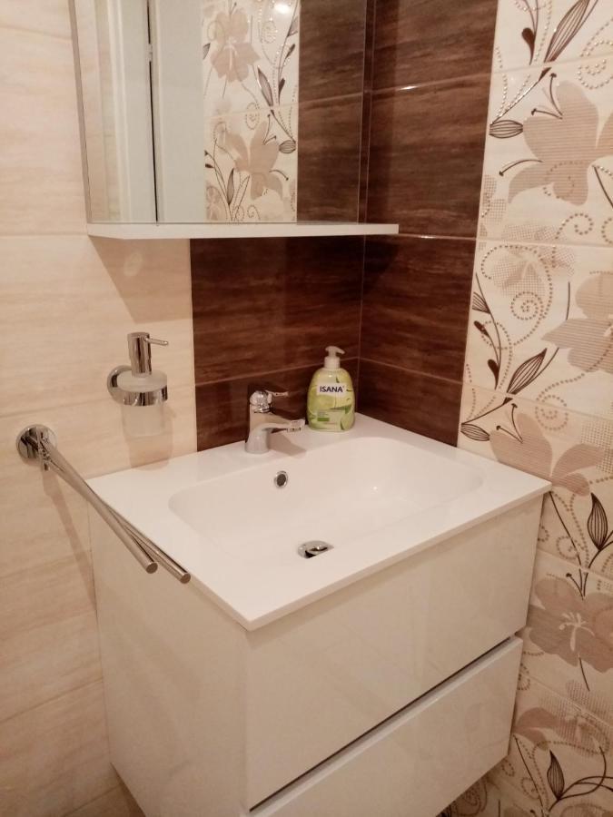 Eva Vendeghaz Villa Tata Luaran gambar
