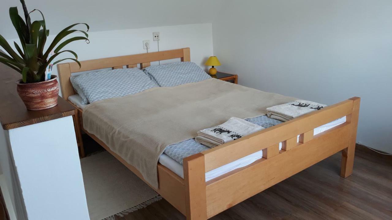 Eva Vendeghaz Villa Tata Luaran gambar